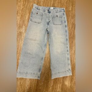 H&M Women Wide Leg Cropped Fit Light Denim Jeans 14